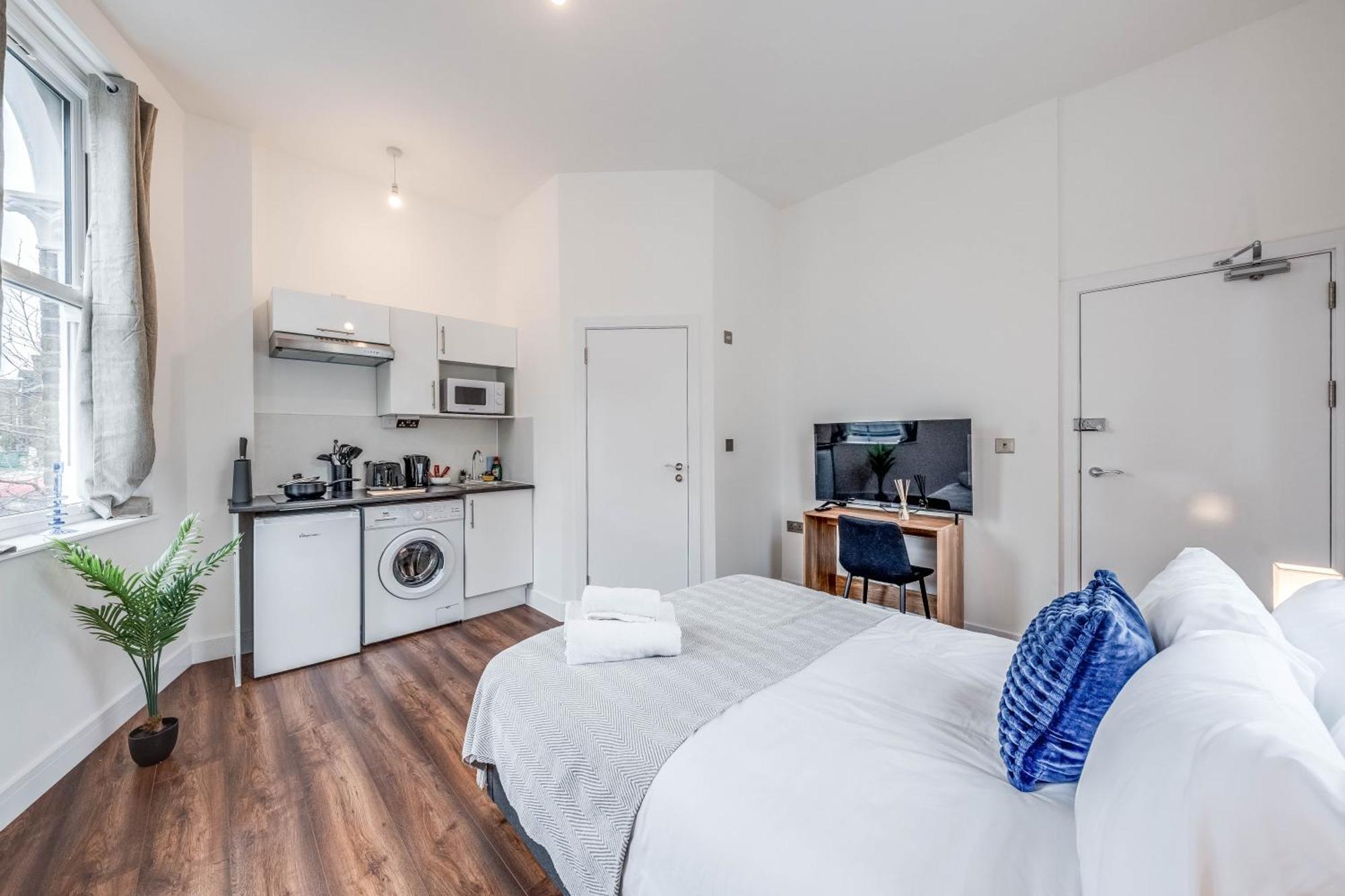 Camberwell High Spec 6-studio Unit Block Apartment *