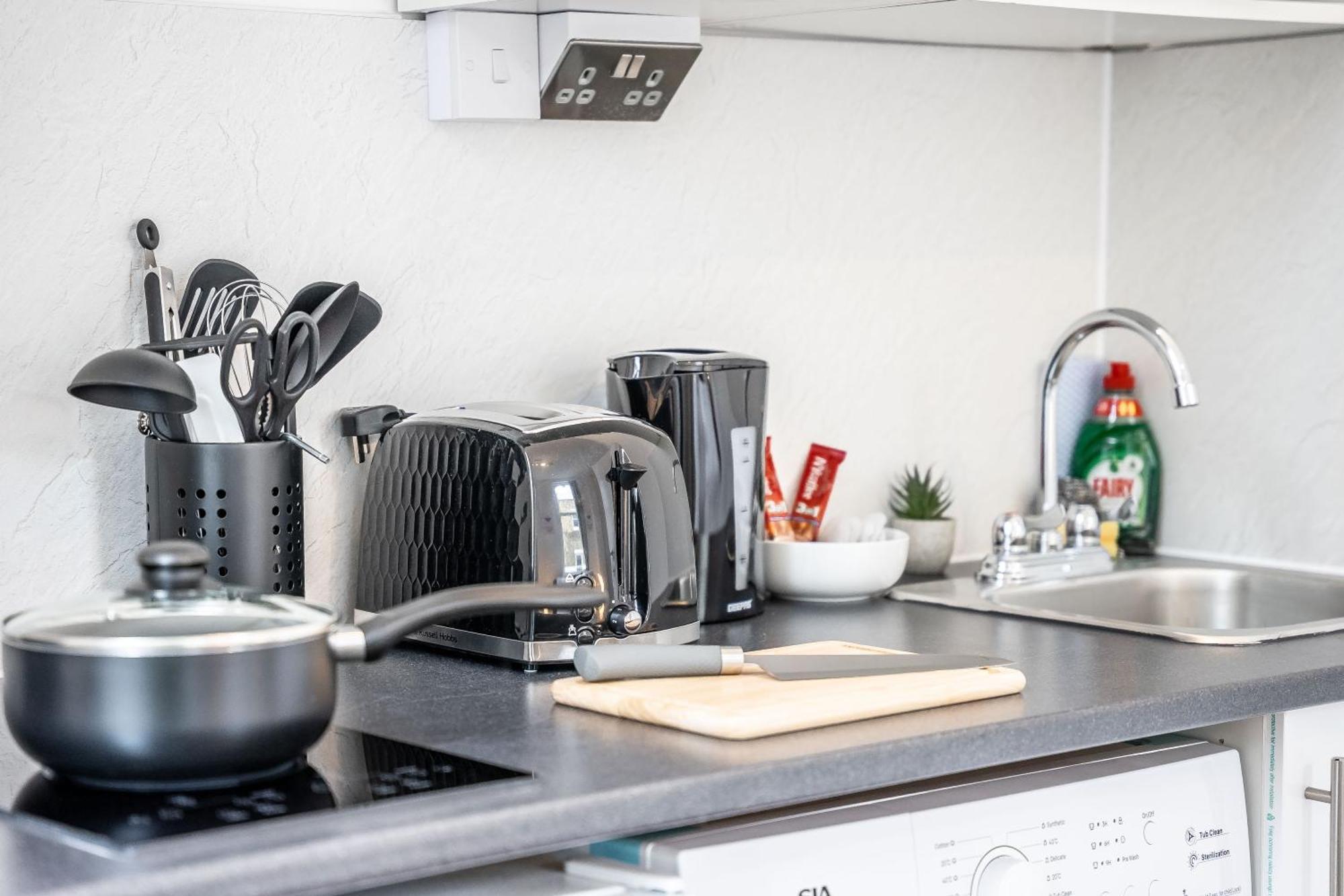 Camberwell High Spec 6-studio Unit Block Apartment