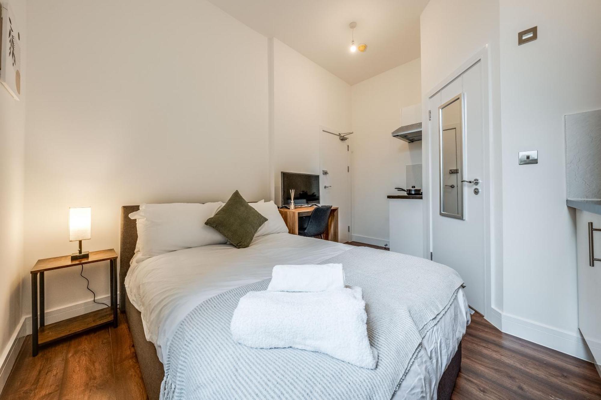 Camberwell High Spec 6-studio Unit Block Apartment London