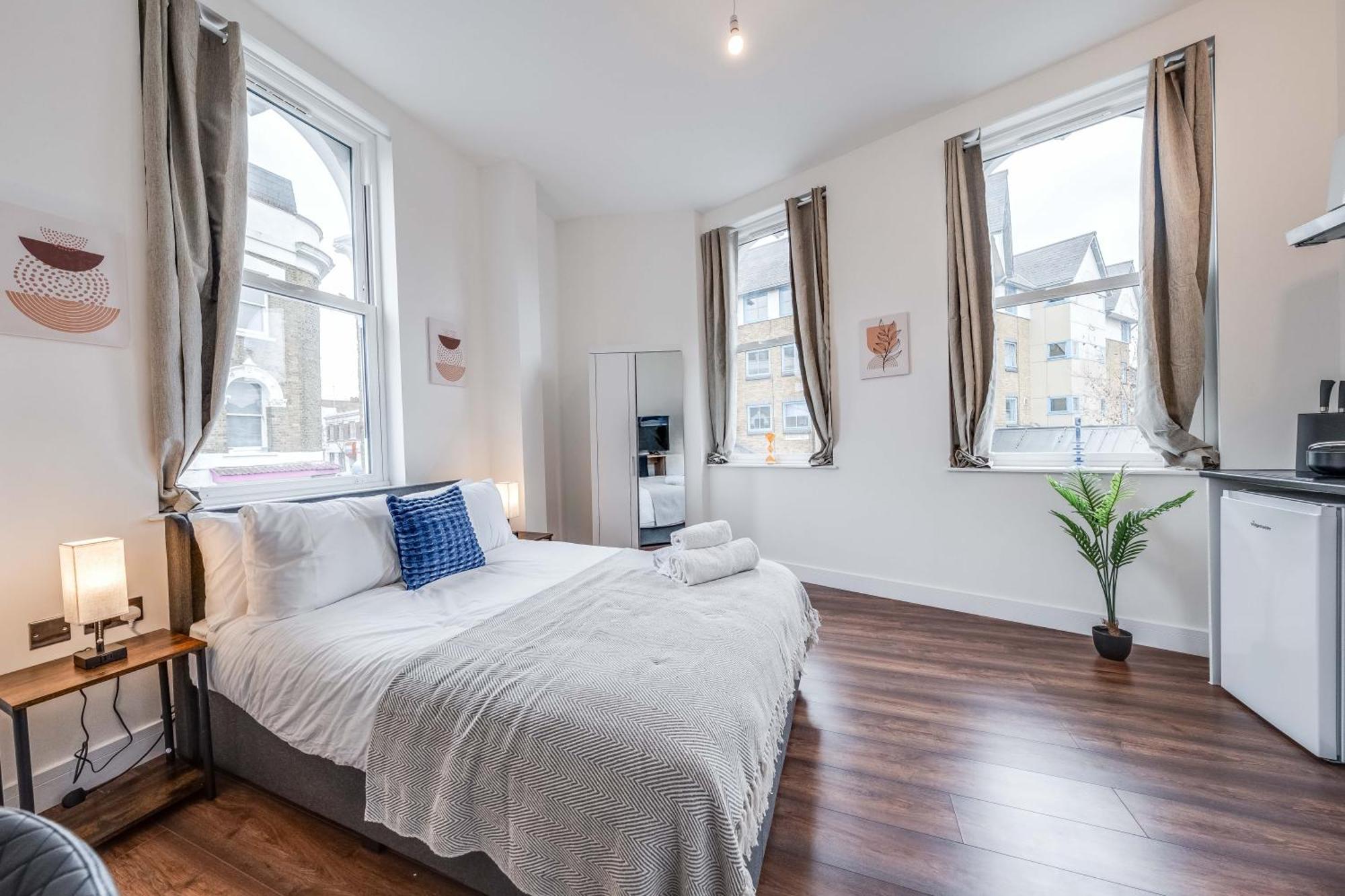 Camberwell High Spec 6-studio Unit Block London
