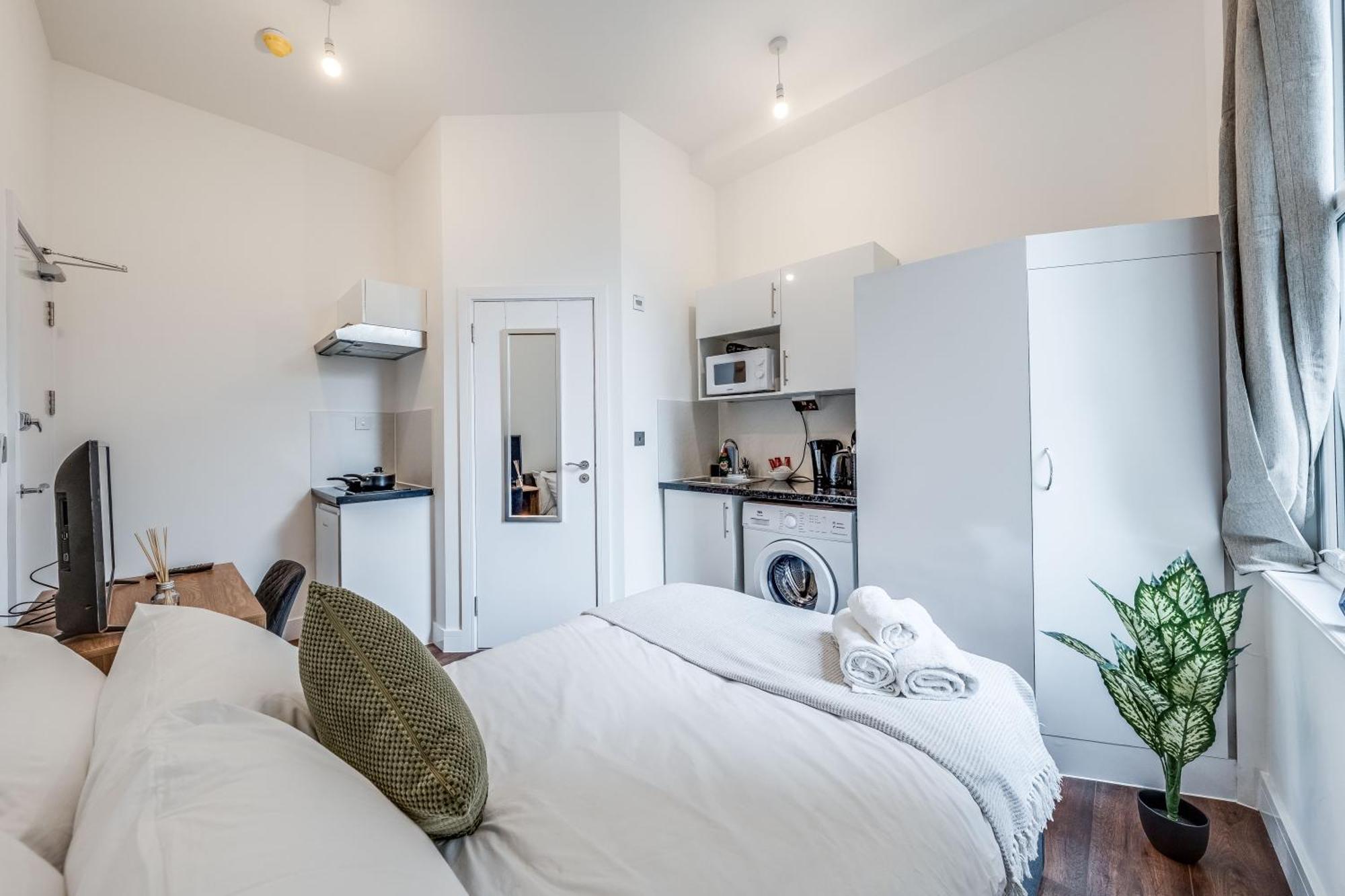 Camberwell High Spec 6-studio Unit Block Apartment