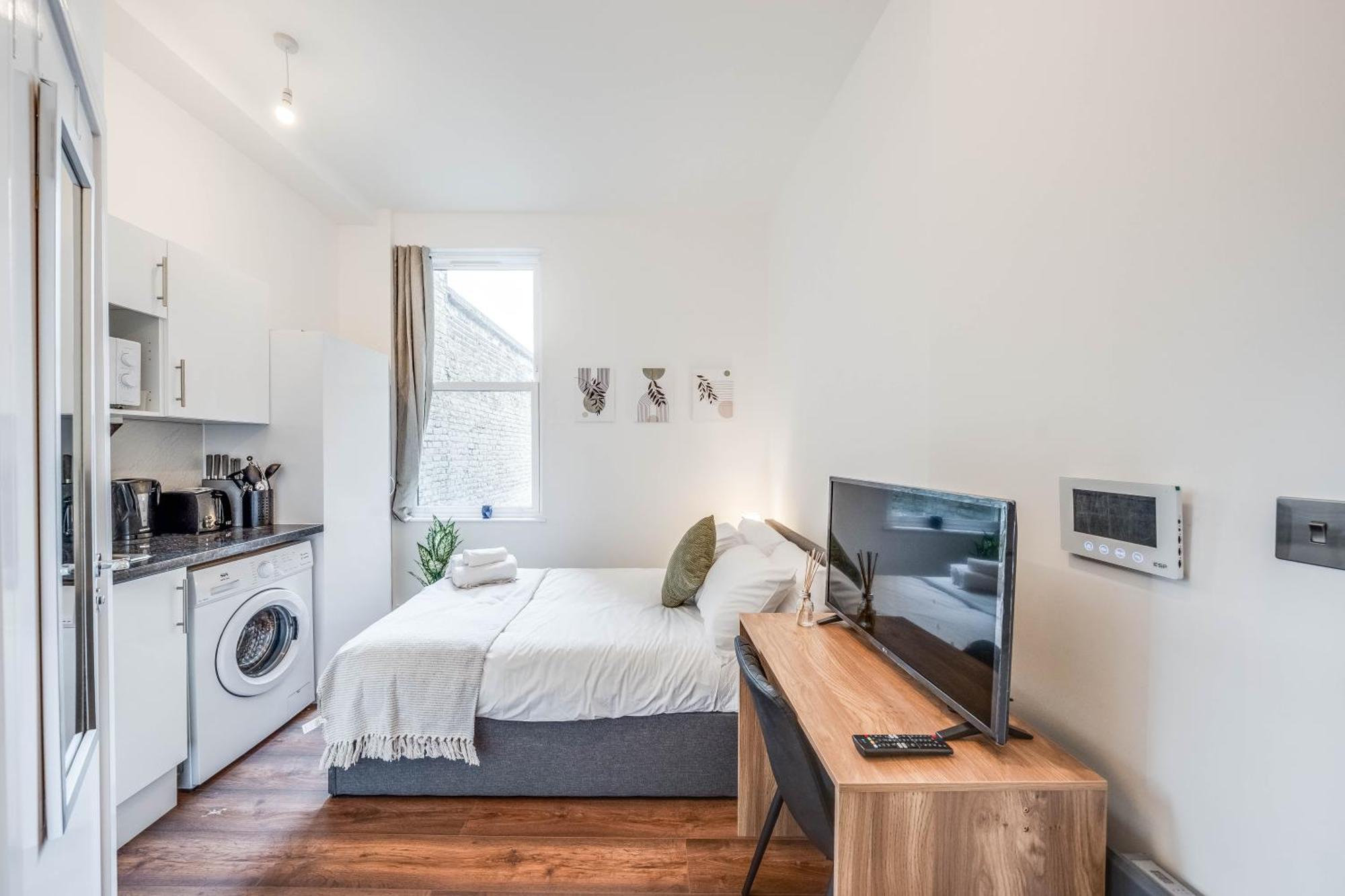 Apartment Camberwell High Spec 6-studio Unit Block