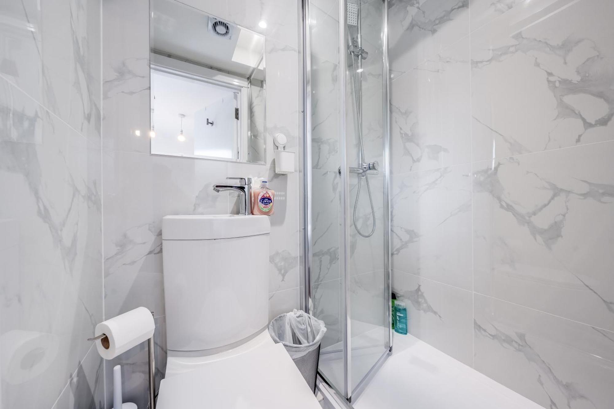 Apartment Camberwell High Spec 6-studio Unit Block London