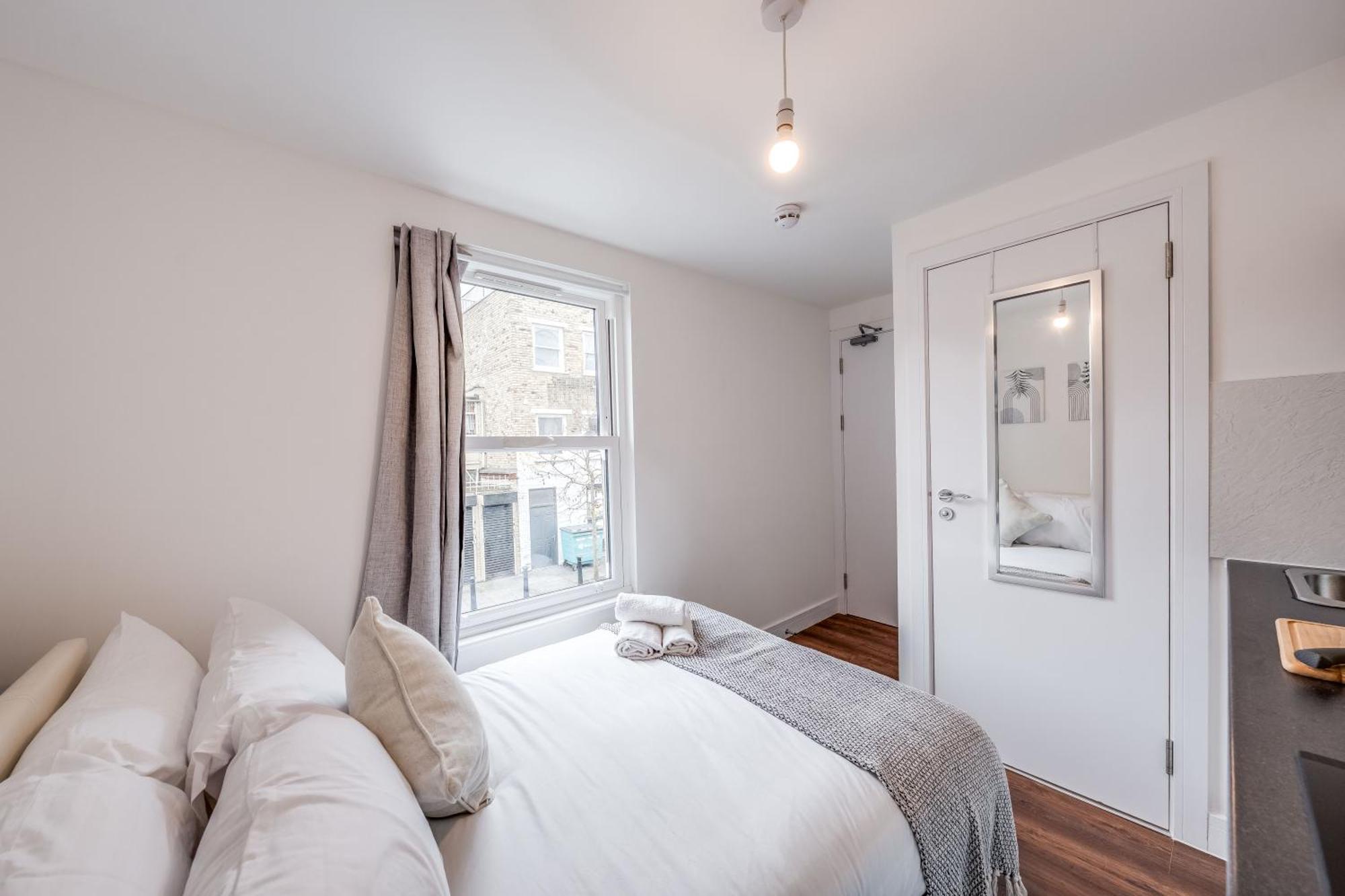 Apartment Camberwell High Spec 6-studio Unit Block *
