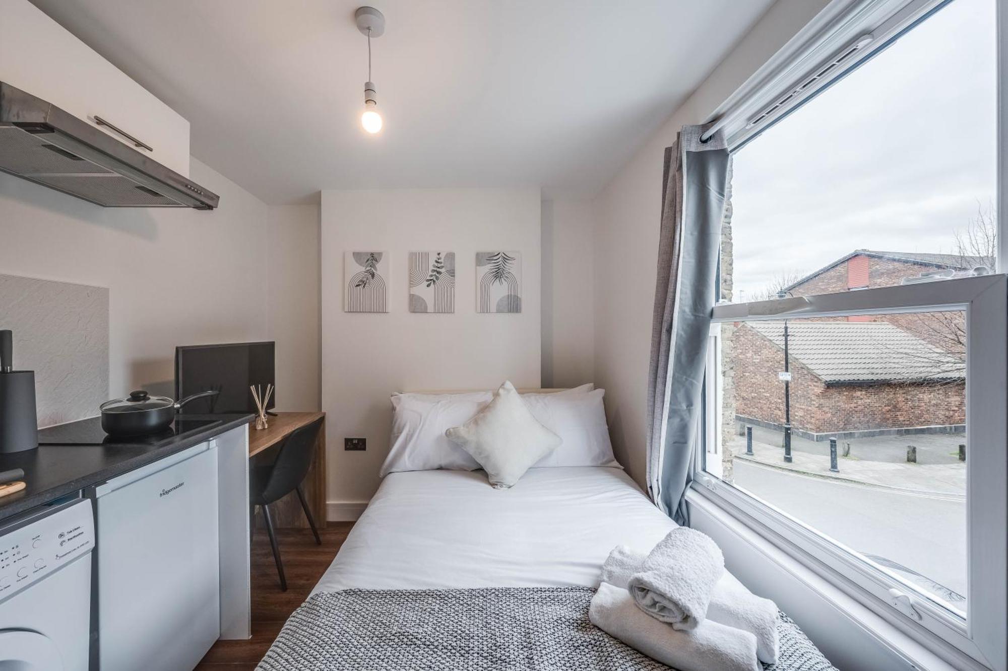 Apartment Camberwell High Spec 6-studio Unit Block