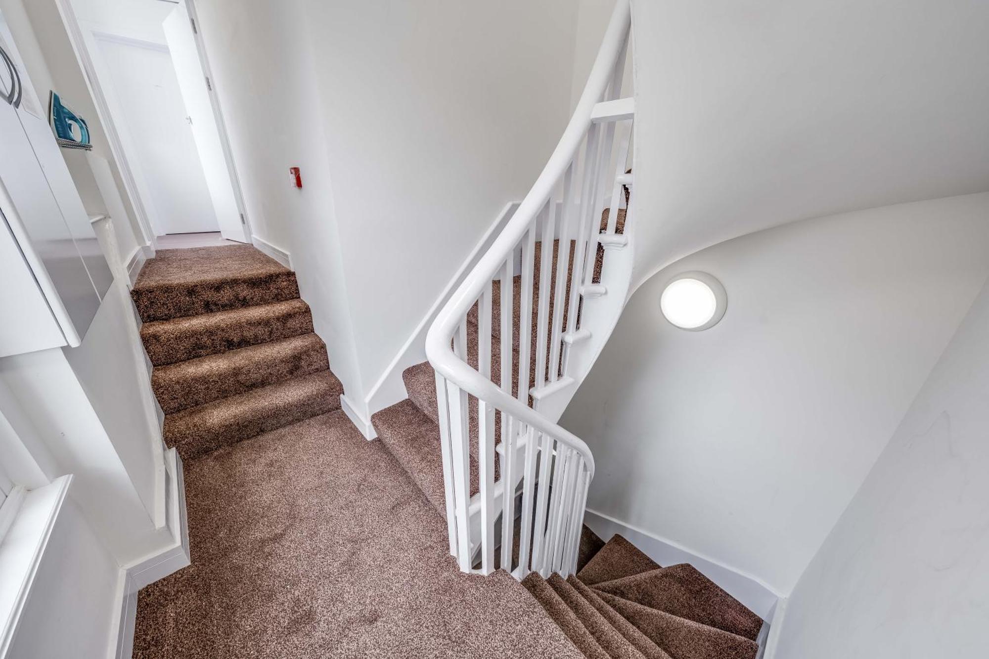Apartment Camberwell High Spec 6-studio Unit Block *